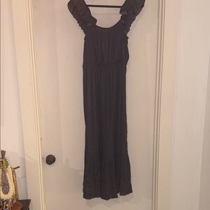 Elegant navy Ruffle Maxi Dress- nwt